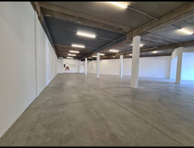 429M² OFFICE TO LET IN HALFWAY HOUSE